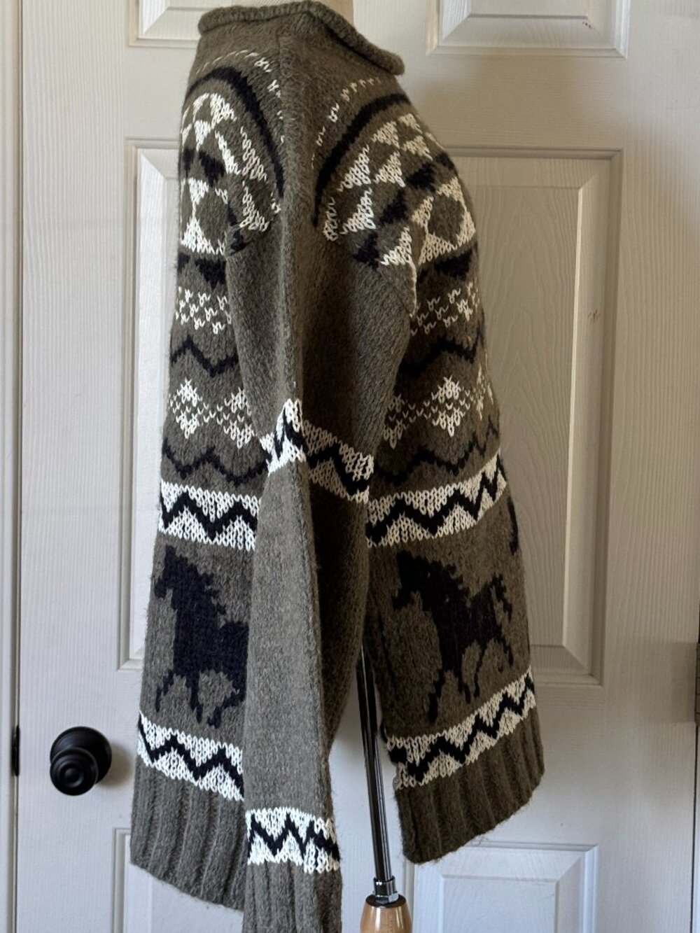 Altar'd State Horse Fair Isle Oversized Sweater Olive Green NEW! - Picture 4 of 5